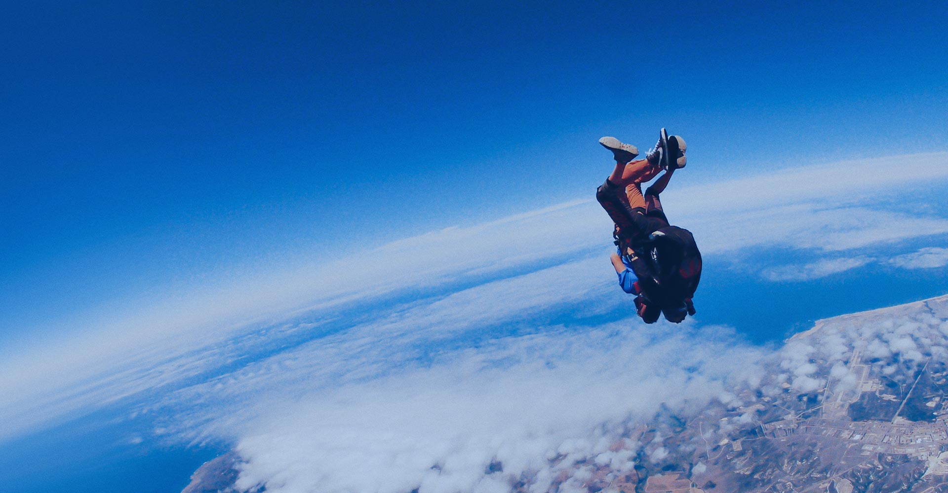aeroclub-about-couple-jump